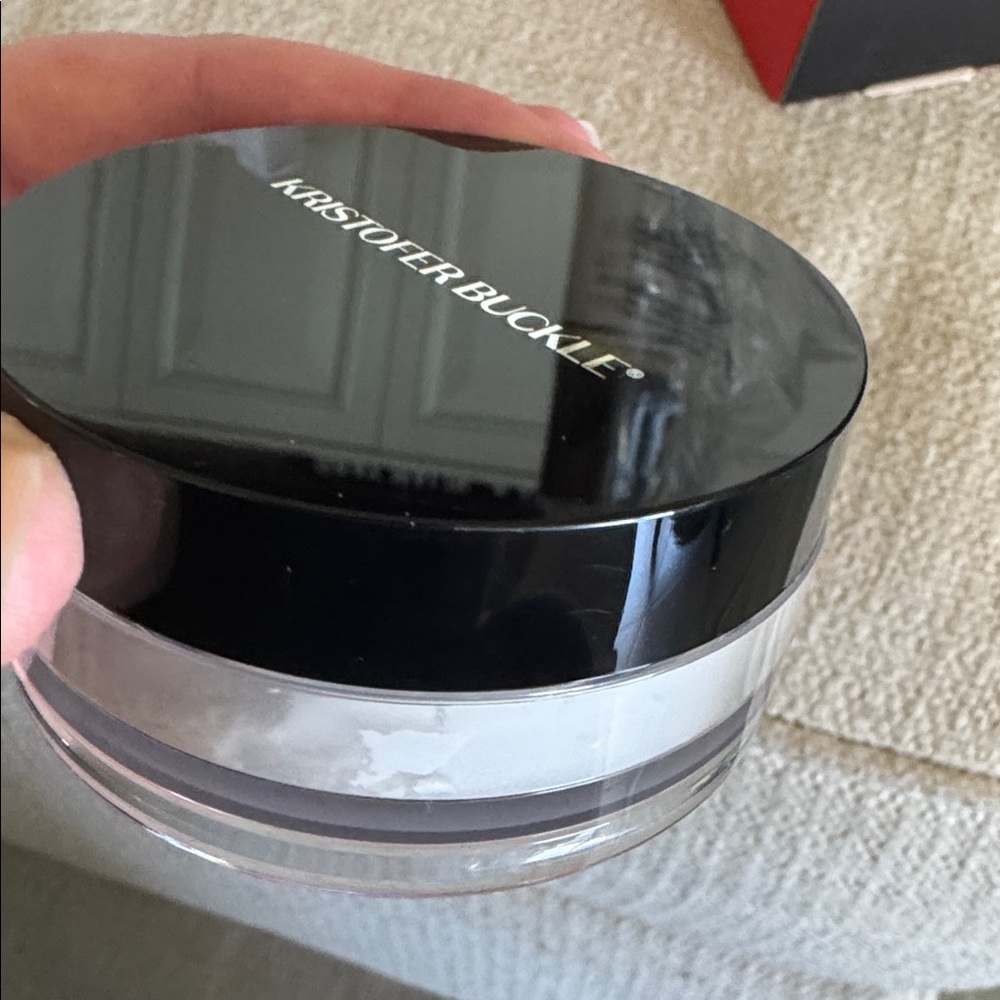 NWT KRISTOFER BUCKLE TRANSLUCENT LOOSE SETTING POWDER .37 Oz